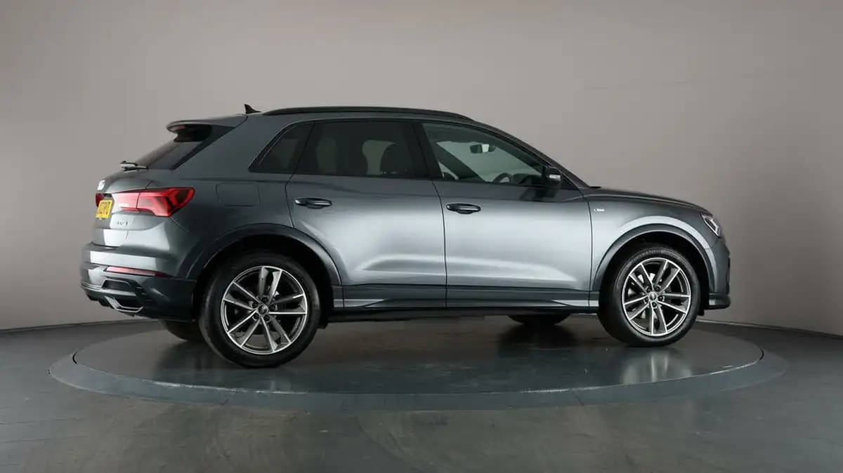 2022-audi-q3-15-35-tfsi-black-edition-codcomfort-sound-pack-station-wagon-big-59