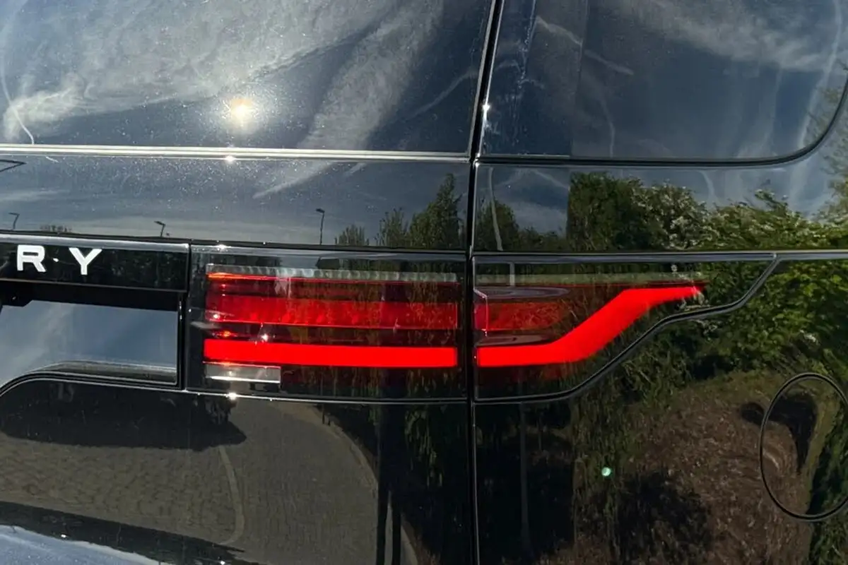 2025-land-rover-discovery-30-d350-commercial-se-big-29