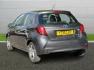 2015-toyota-yaris-15-vvt-i-icon-hybrid-small-4
