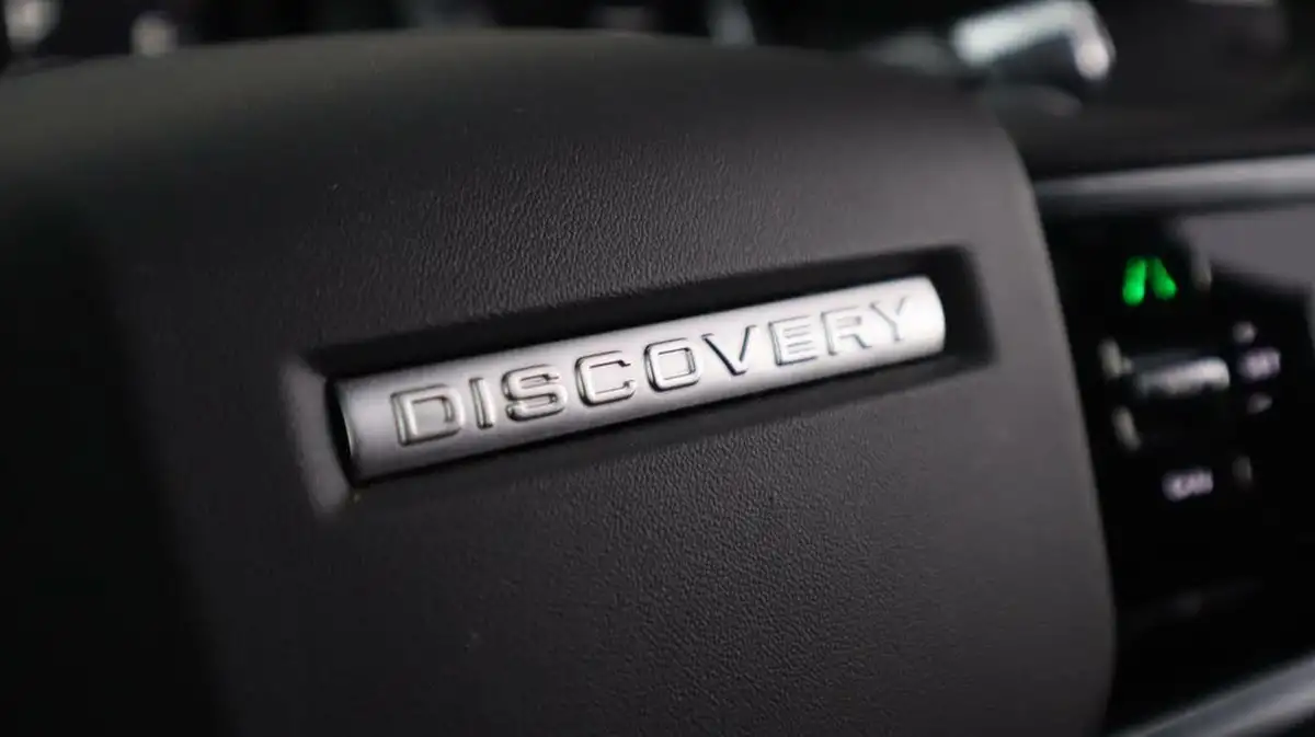 2021-land-rover-discovery-sport-15-p300e-r-dynamic-se-big-20