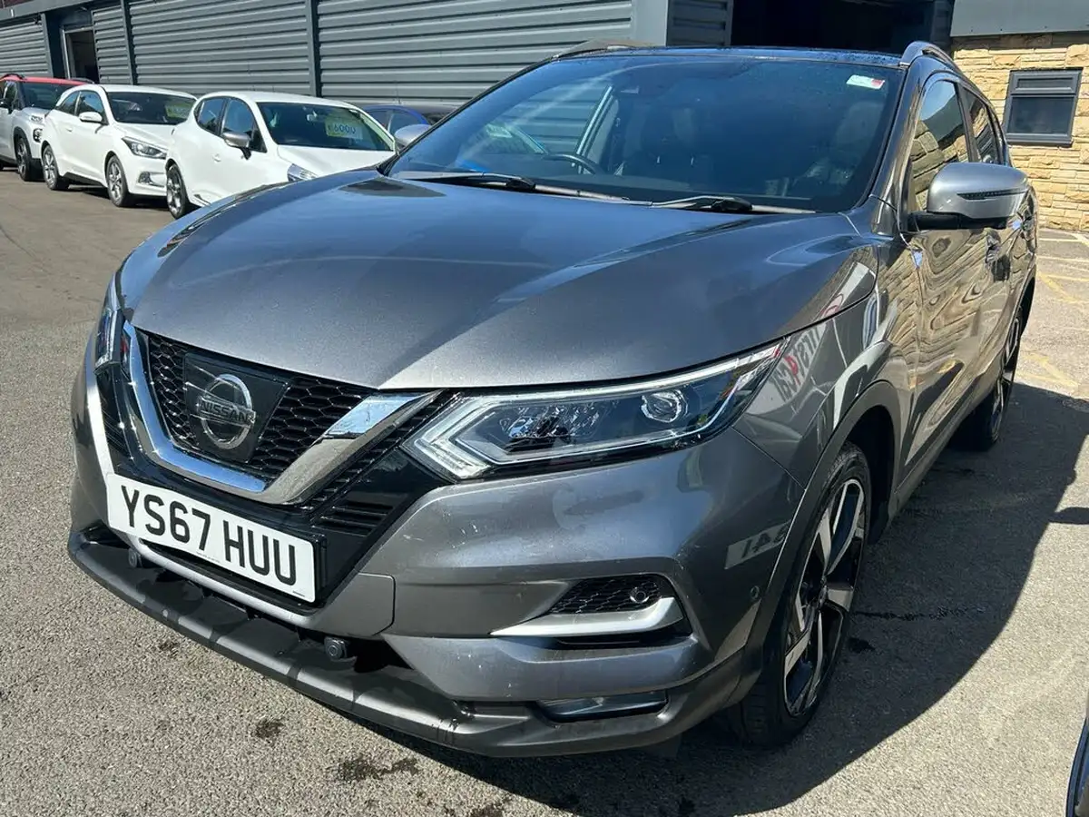 2017-nissan-qashqai-12-dig-t-tekna-big-2