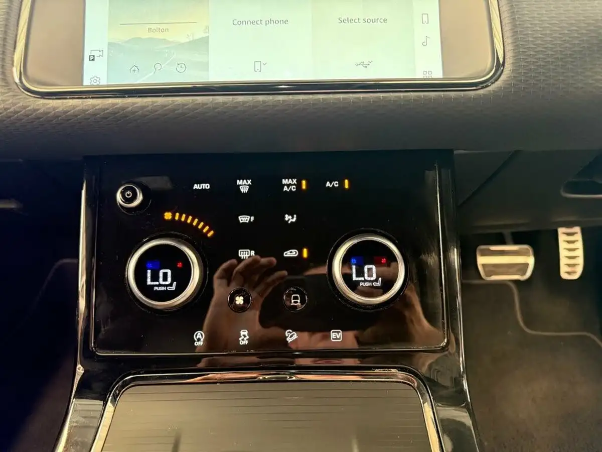 2021-land-rover-range-rover-evoque-15-p300e-r-dynamic-s-big-19
