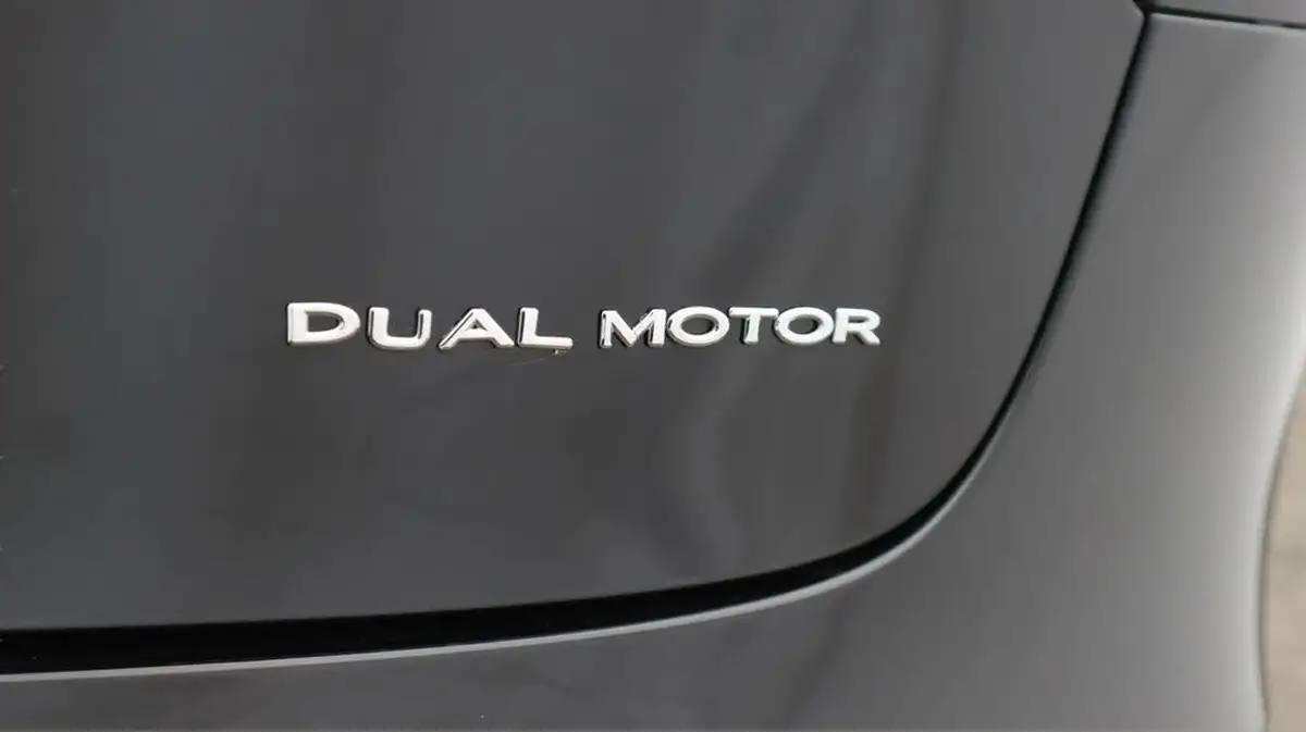 2021-tesla-model-3-e-long-range-4x4-big-21