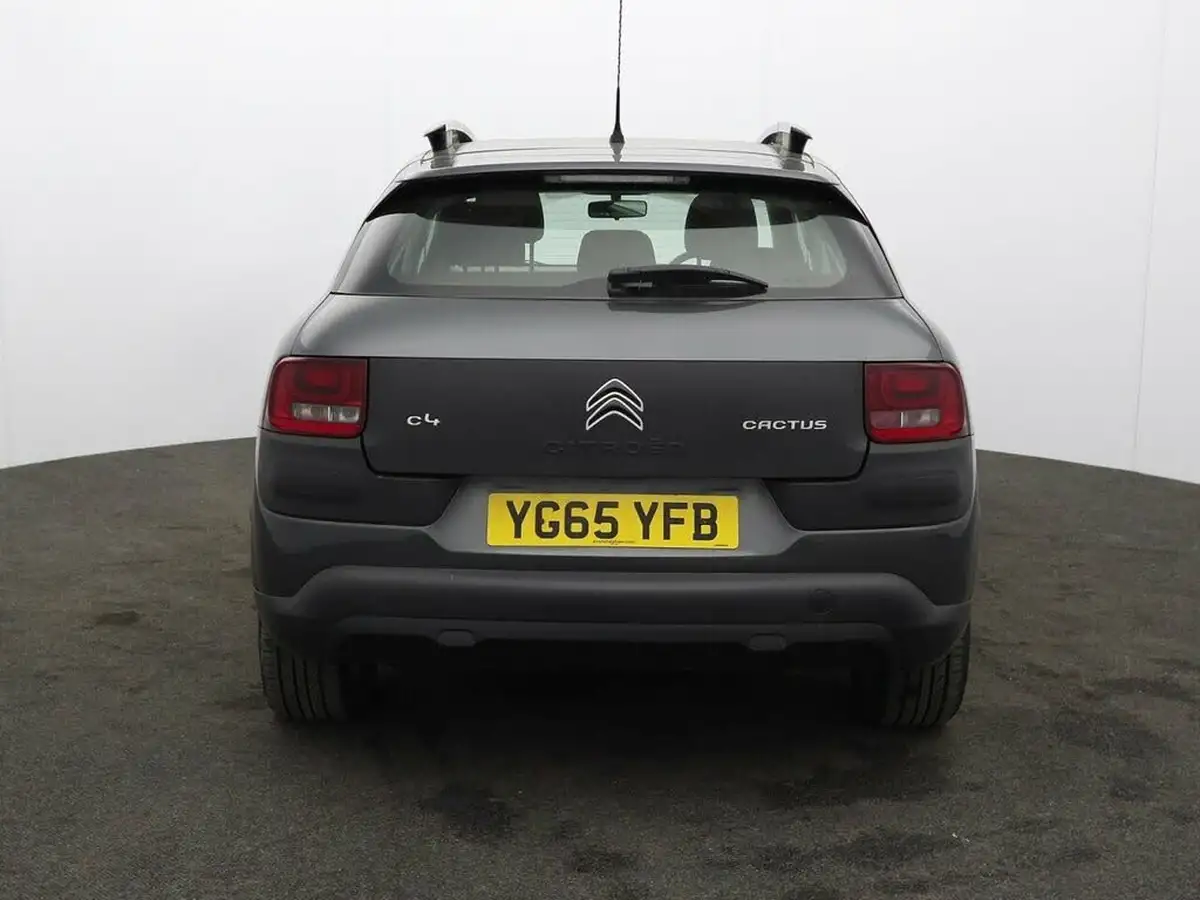 2015-citroen-c4-cactus-16bluehdi-feel-big-5