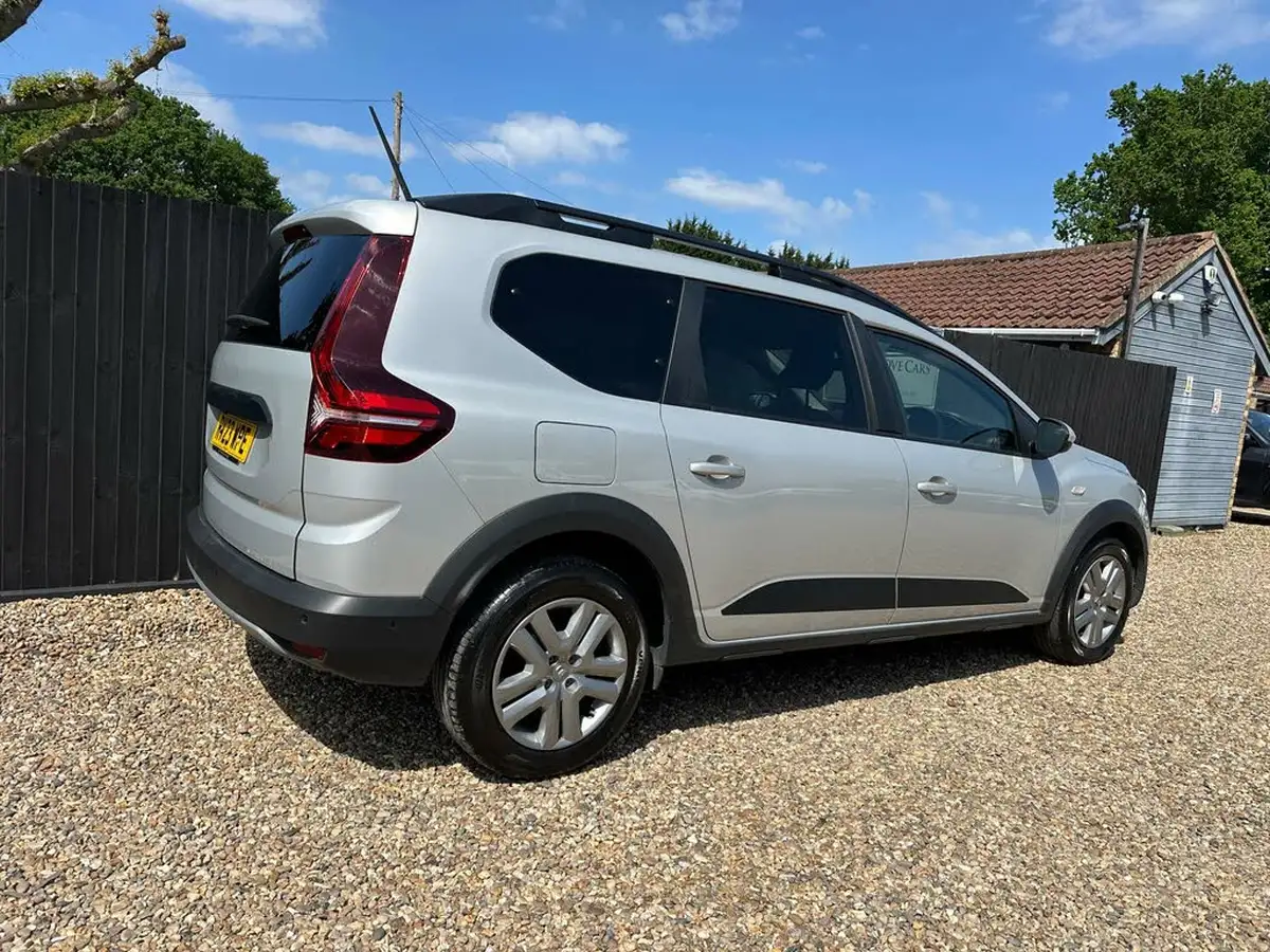 2023-dacia-jogger-10-tce-comfort-big-2