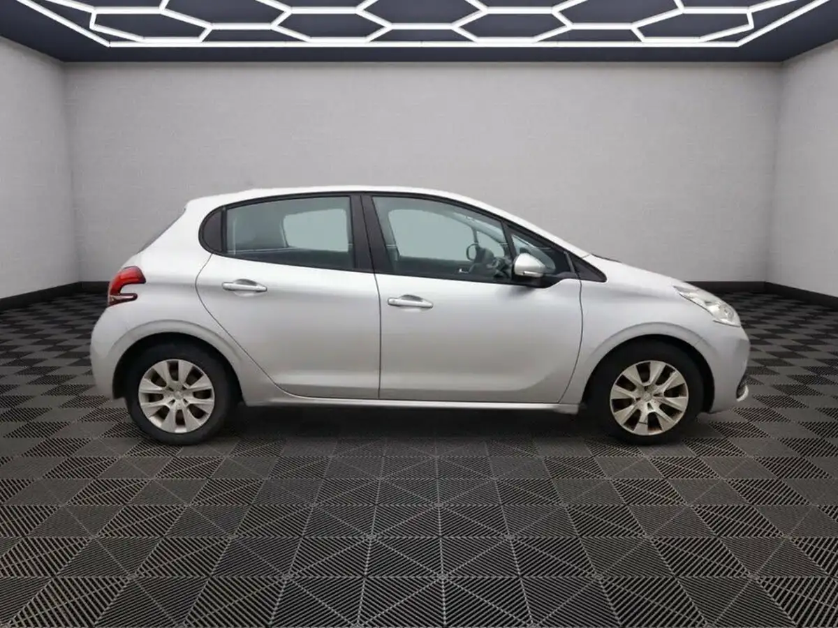 2015-peugeot-208-16bluehdi-access-ac-5d-big-4