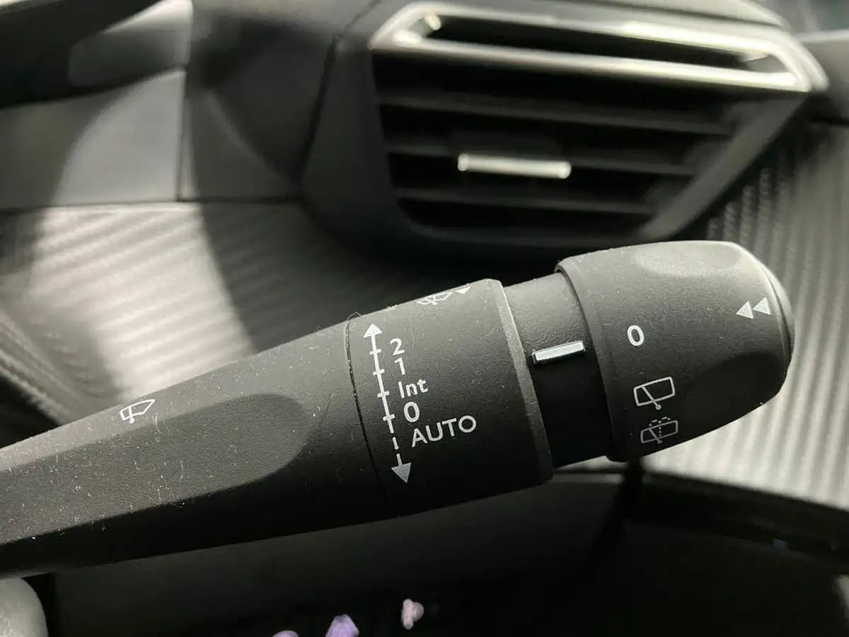 2021-peugeot-2008-suv-12-puretech-allure-premium-100bhp-big-30