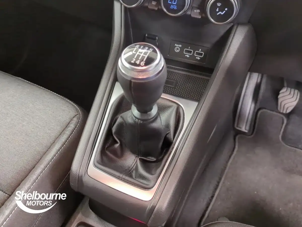 2022-renault-captur-10-tce-iconic-edition-big-32