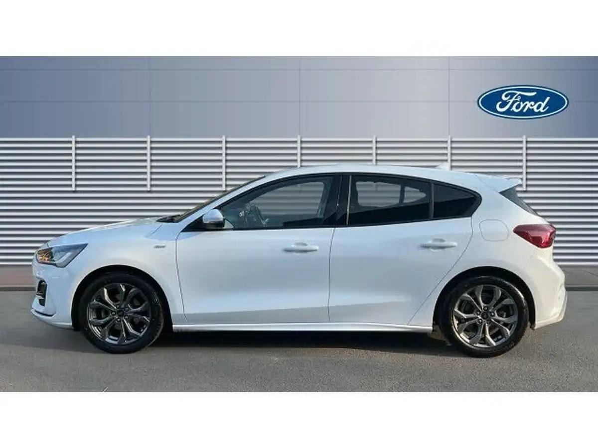 2022-ford-focus-10t-st-line-125ps-hatchback-big-4