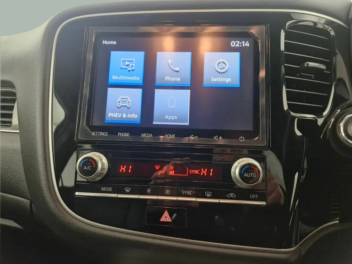 2021-mitsubishi-outlander-24-dynamic-phev-big-24