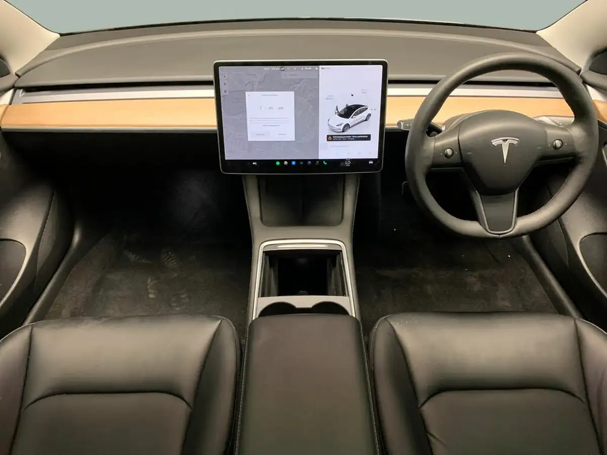 2022-tesla-model-3-e-long-range-big-1
