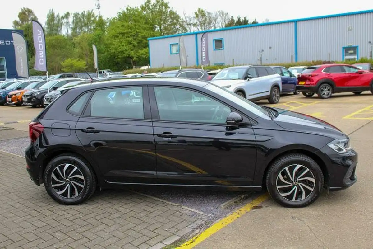 2023-volkswagen-polo-10-tsi-life-big-10