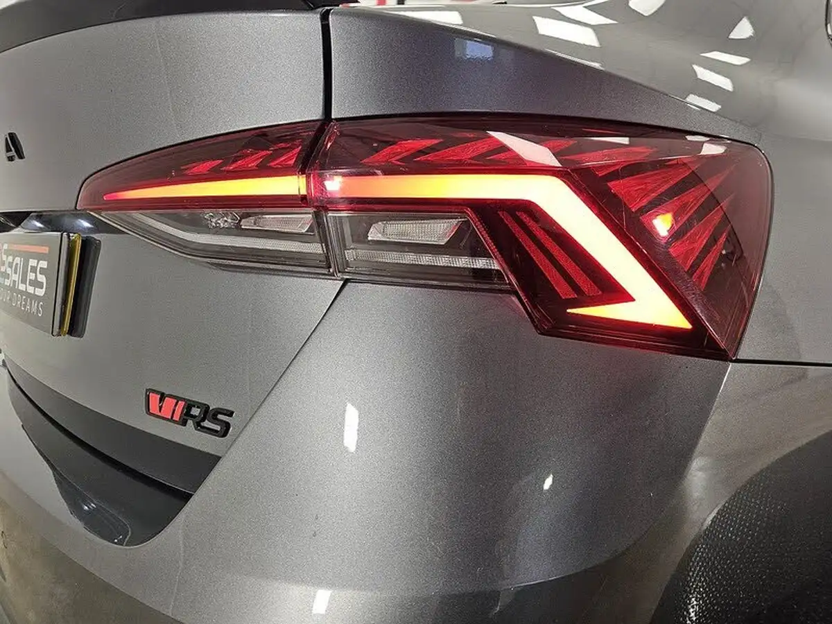 2022-skoda-octavia-20-tsi-vrs-hatchback-dsg-big-46