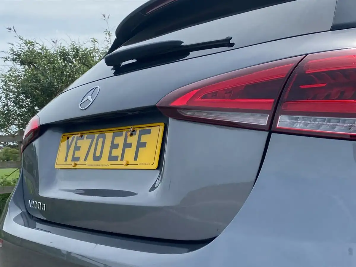 2020-mercedes-benz-a-class-20d-a200d-amg-line-hatchback-5d-big-32