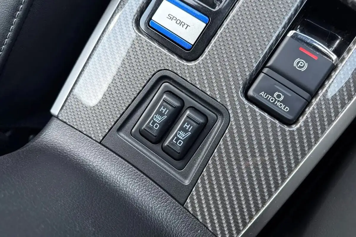 2019-mitsubishi-outlander-24-dynamic-safety-phev-big-56