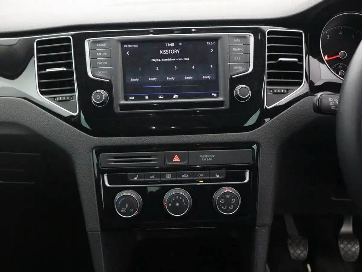 2017-volkswagen-golf-sv-14-tsi-gt-ss-big-12