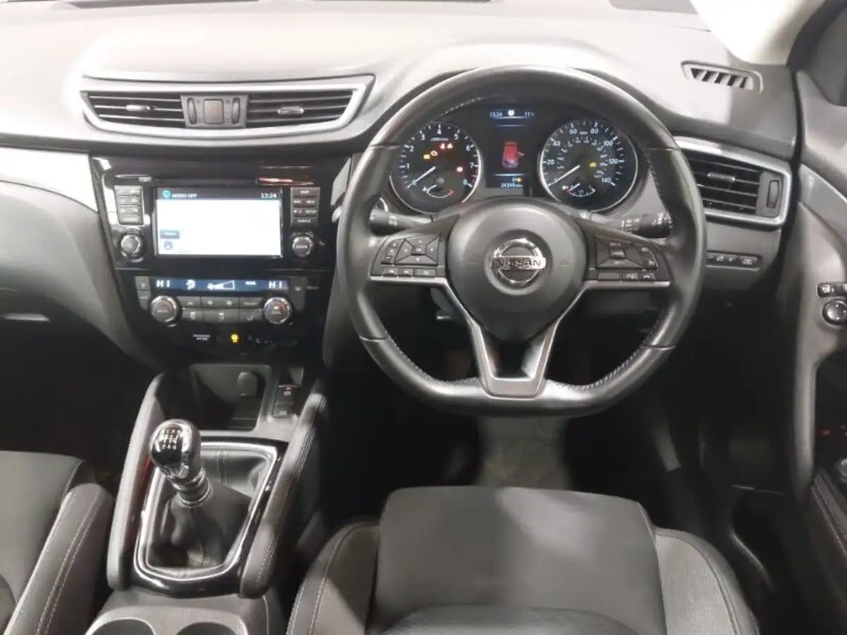 2018-nissan-qashqai-12-dig-t-n-connecta-big-10