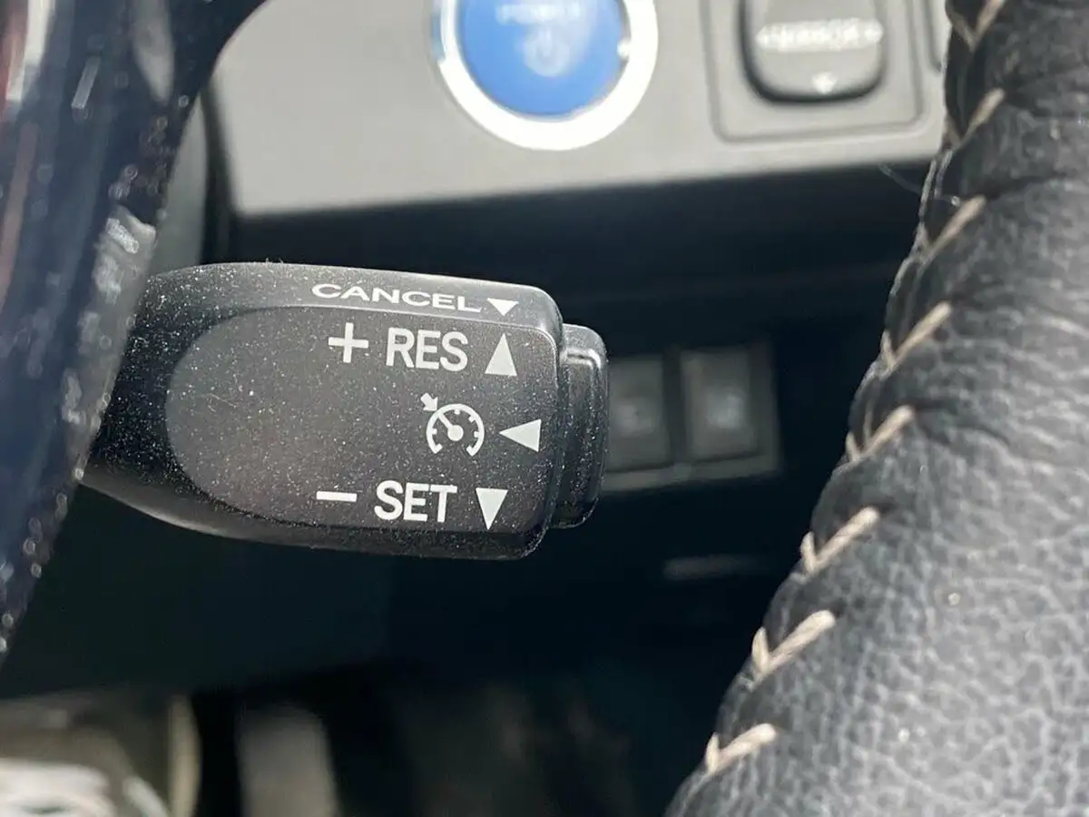 2018-toyota-yaris-15-vvt-i-icon-navi-hybrid-big-46