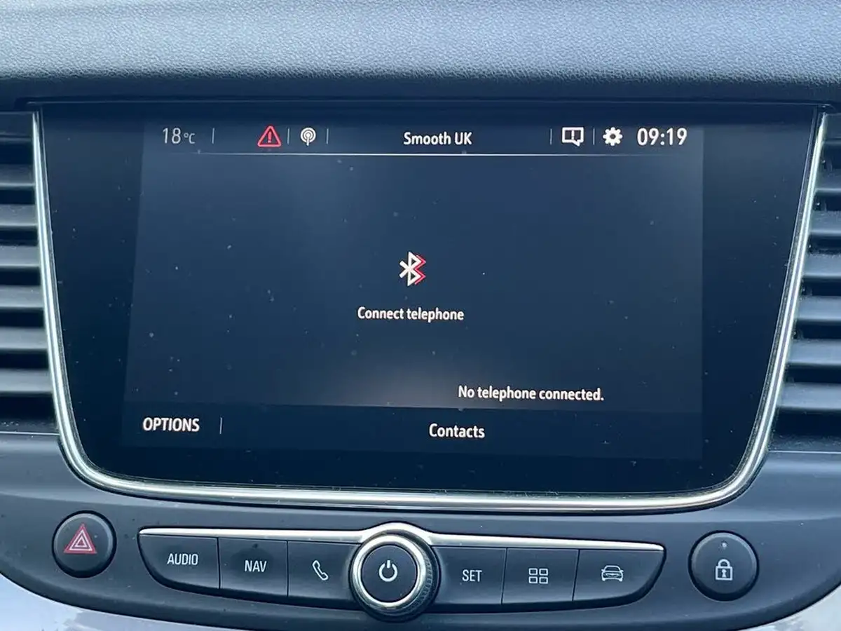 2020-vauxhall-grandland-x-12-sri-nav-big-17