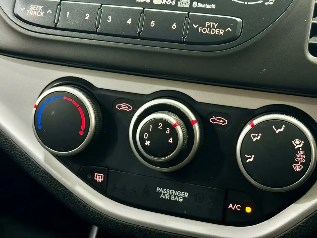 2015-kia-picanto-10-vr7-5d-big-24