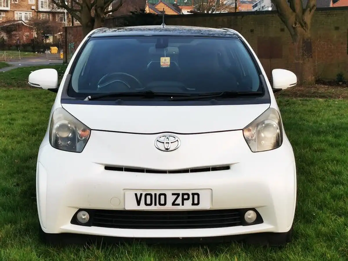 2010-toyota-iq-10-2-multidrive-big-3