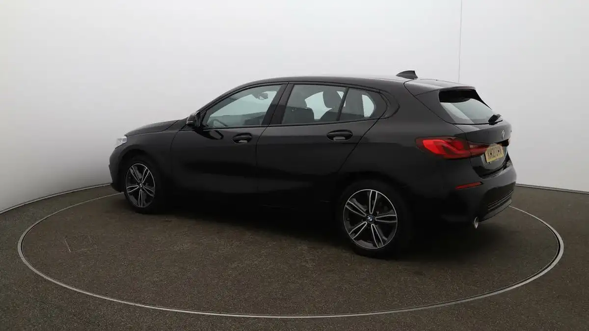 2021-bmw-1-series-15-118i-sport-lcp-big-27
