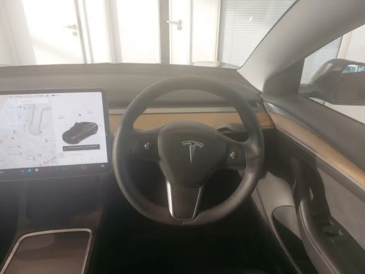 2021-tesla-model-3-e-long-range-awd-big-6