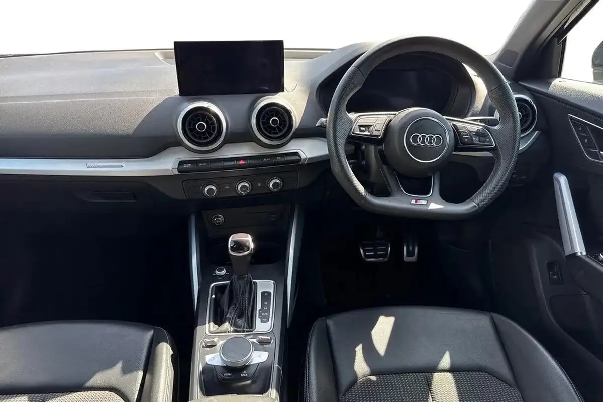 2022-audi-q2-15-35-tfsi-black-edition-s-tronic-big-17