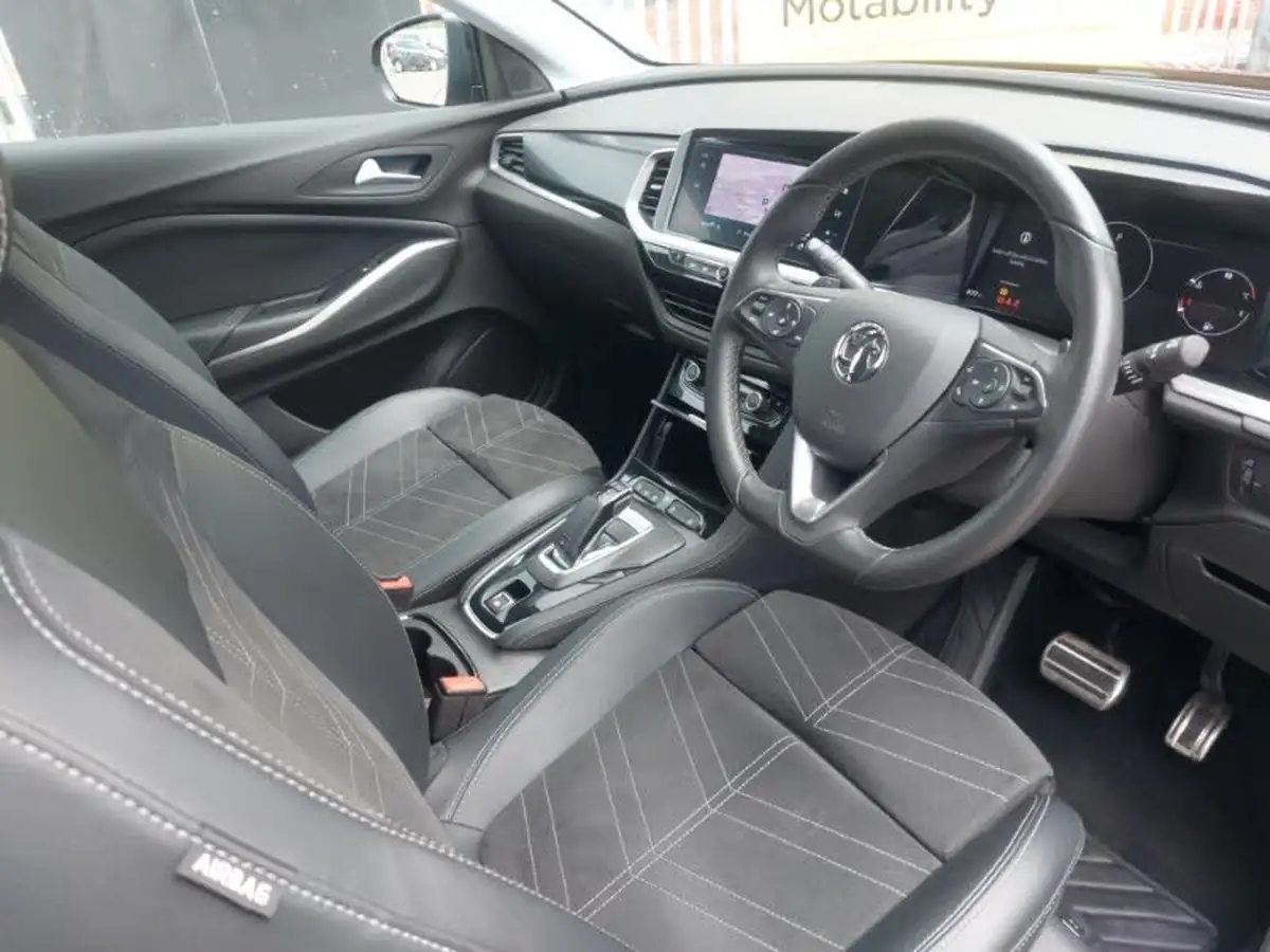 2023-vauxhall-grandland-15td-ultimate-big-17
