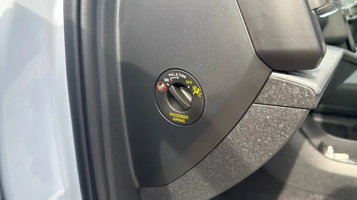 2025-volvo-ex30-e-single-motor-ultra-big-36