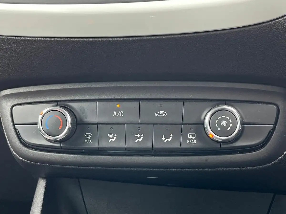 2020-vauxhall-crossland-x-12-griffin-110ps-big-18