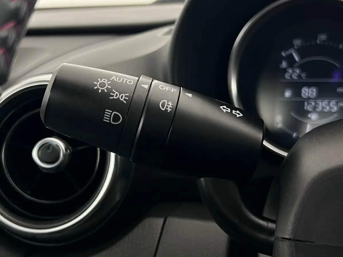2015-mazda-mx-5-15-sport-nav-big-19