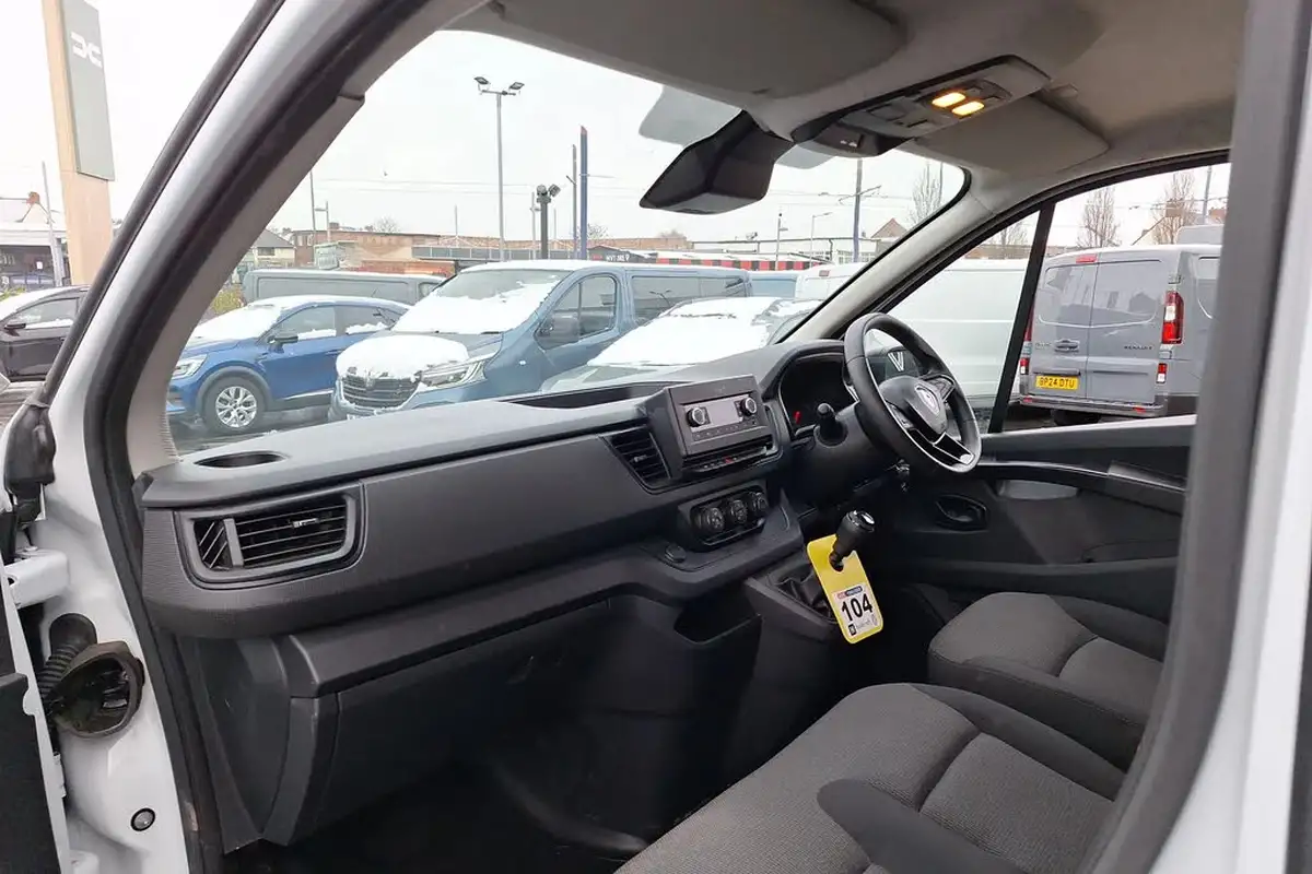 2023-renault-trafic-20dci-ll30-130-start-big-29