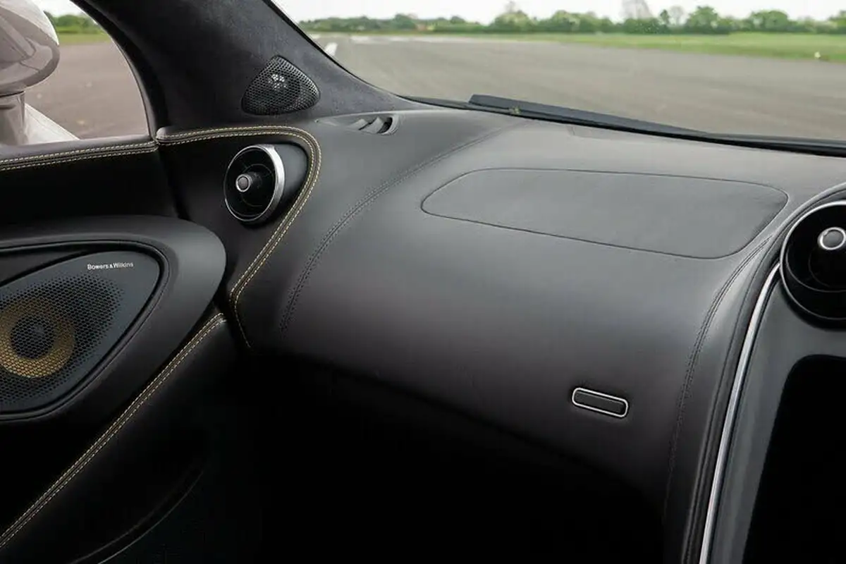 2016-mclaren-540c-38-big-37