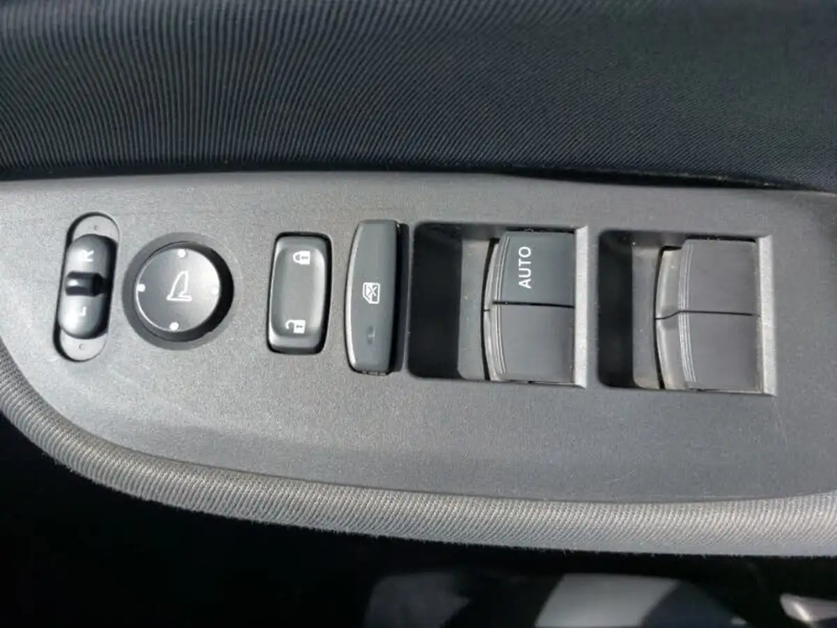 2021-honda-jazz-15-i-mmd-se-109ps-big-16