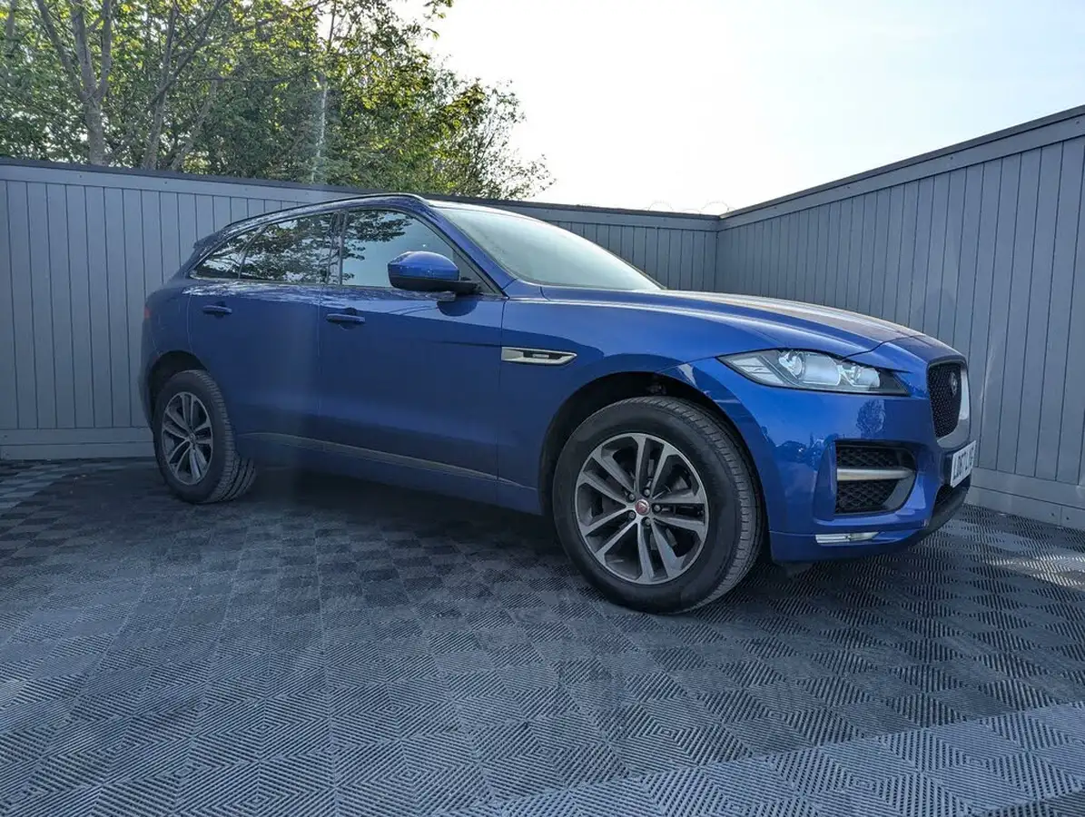 2017-jaguar-f-pace-20-i4d-r-sport-180ps-awd-ss-auto-big-0