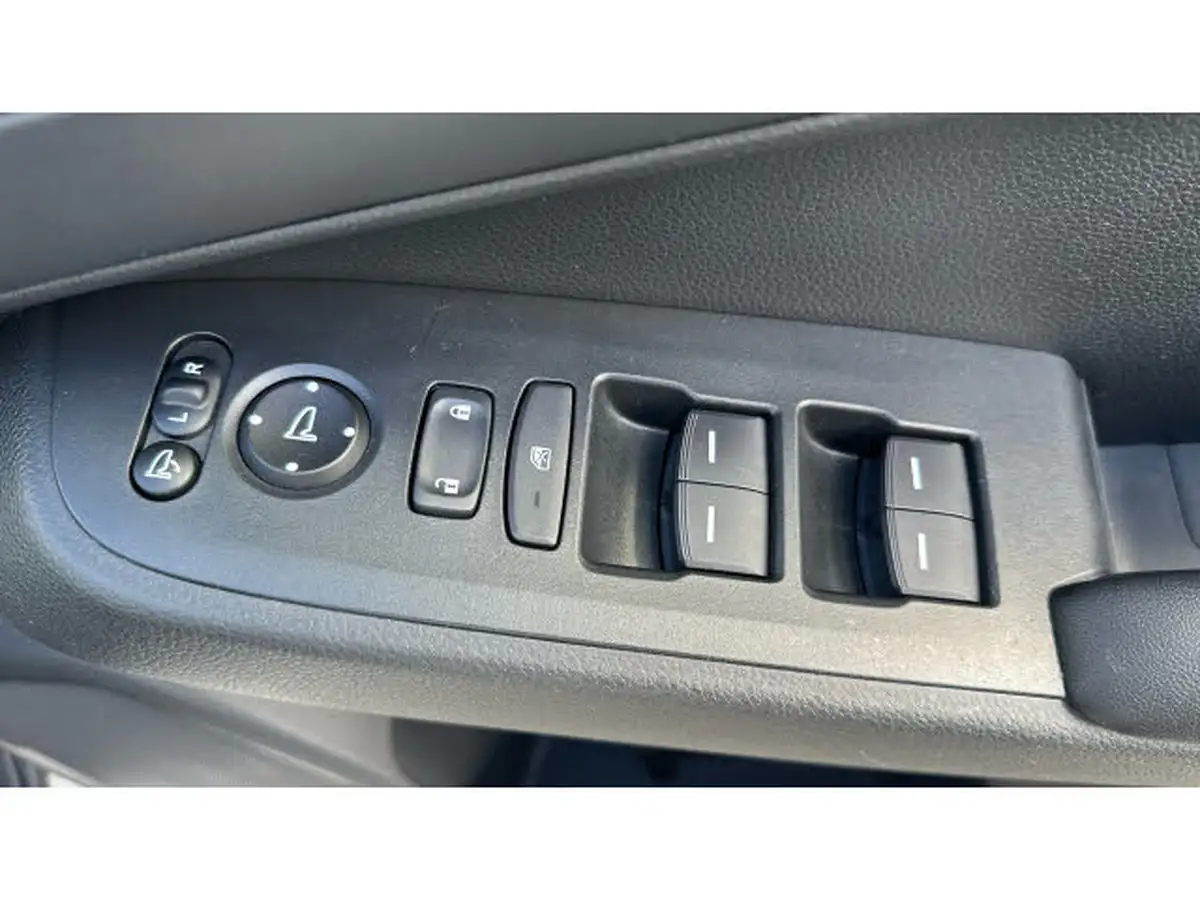 2022-honda-hr-v-15-i-mmd-elegance-big-18