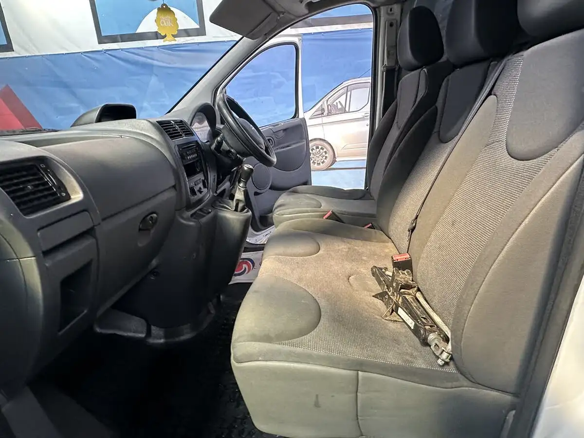 2015-citroen-dispatch-16td-enterprise-panel-big-12