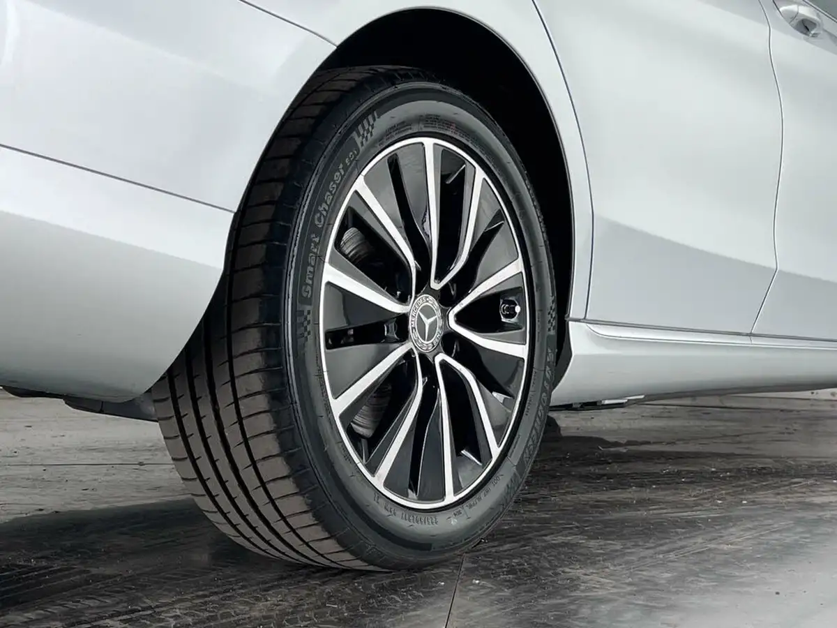 2019-mercedes-benz-c-class-15-c200-se-ss-saloon-4d-big-8