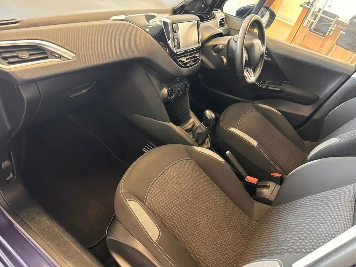 2016-peugeot-208-12-puretech-active-82bhp-5d-big-20