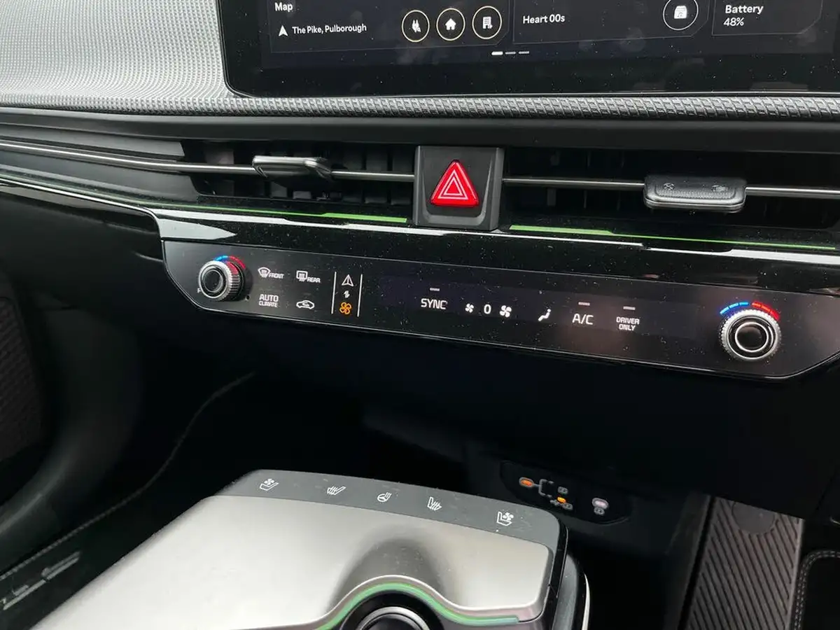 2025-kia-ev6-e-gt-line-s-320bhp-awd-840kwh-heat-pump-big-14