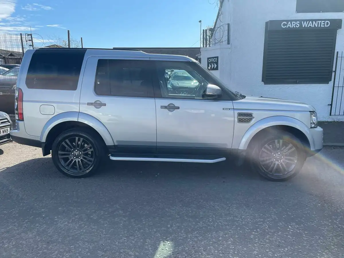 2016-land-rover-discovery-4-30-sd-v6-graphite-big-2