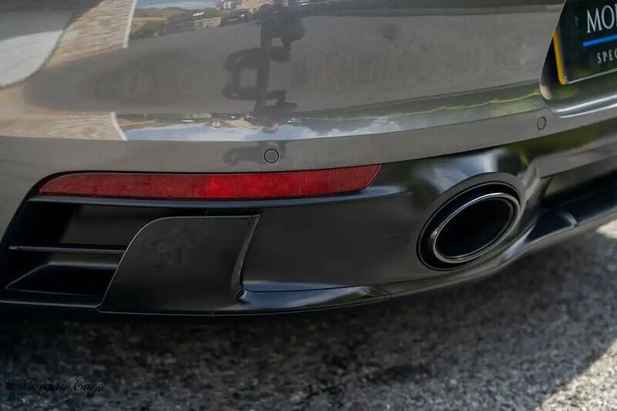 2022-porsche-911-30-targa-4-gts-pdk-big-15
