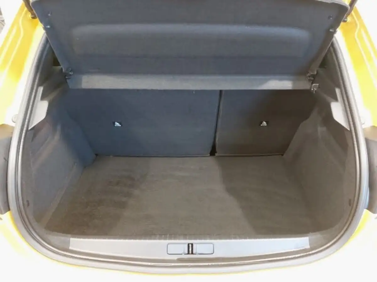 2022-peugeot-208-12-puretech-allure-premium-100ps-big-7