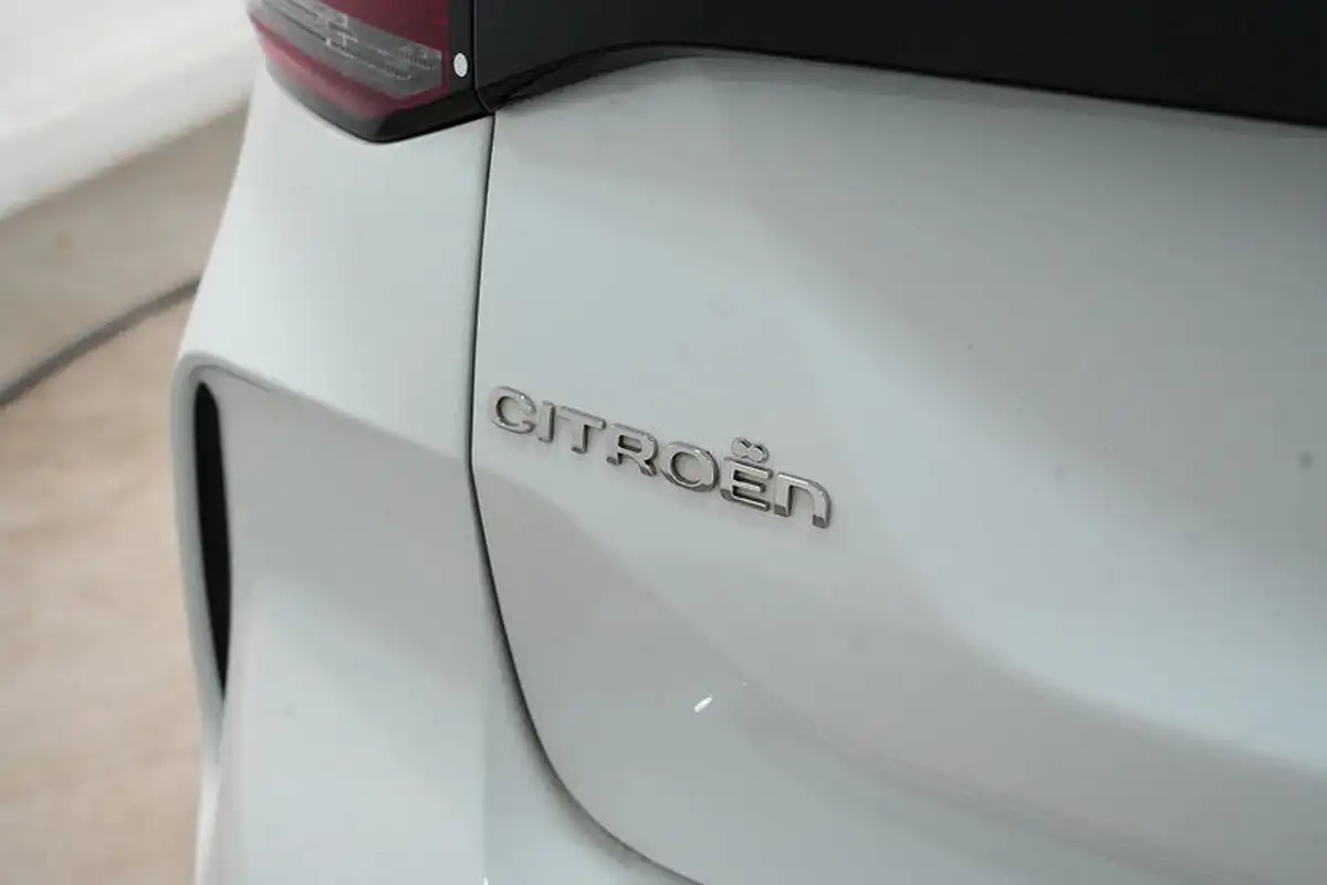 2022-citroen-c4-e-shine-plus-big-10
