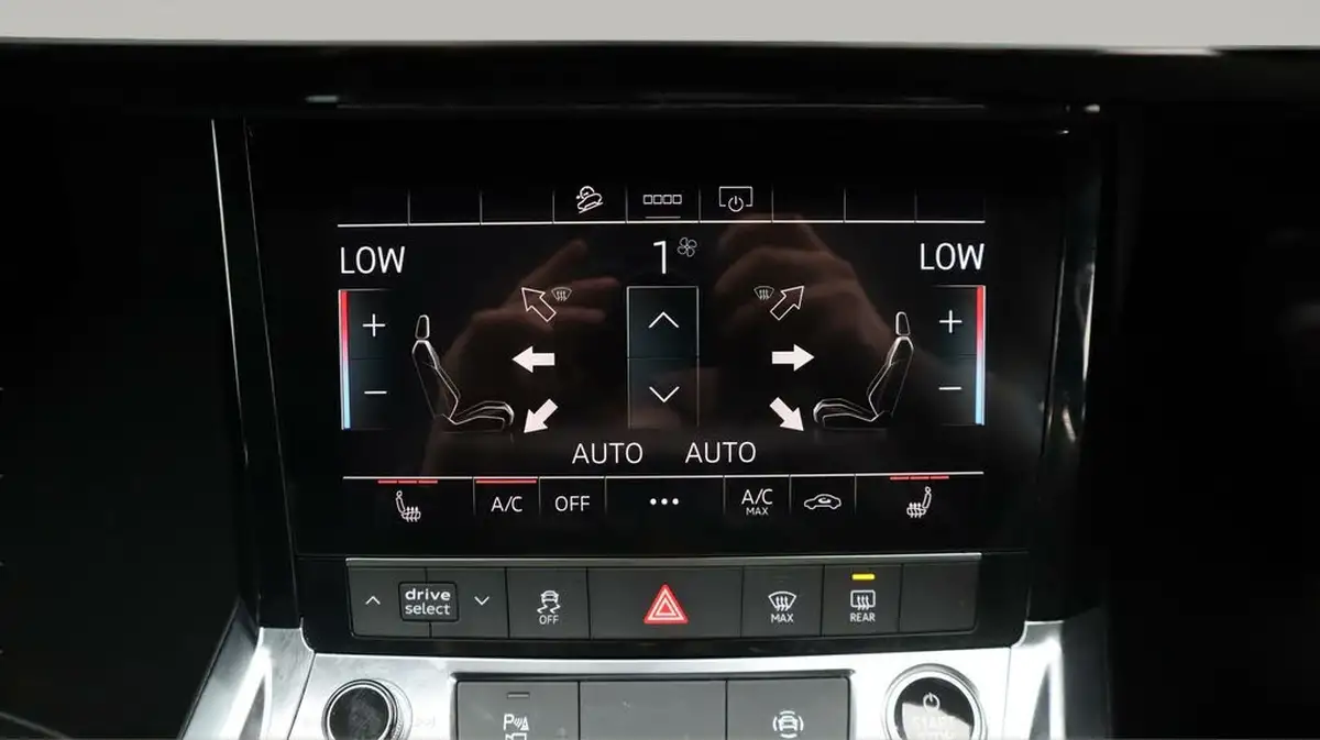 2021-audi-e-tron-50e-technik-station-wagon-big-12