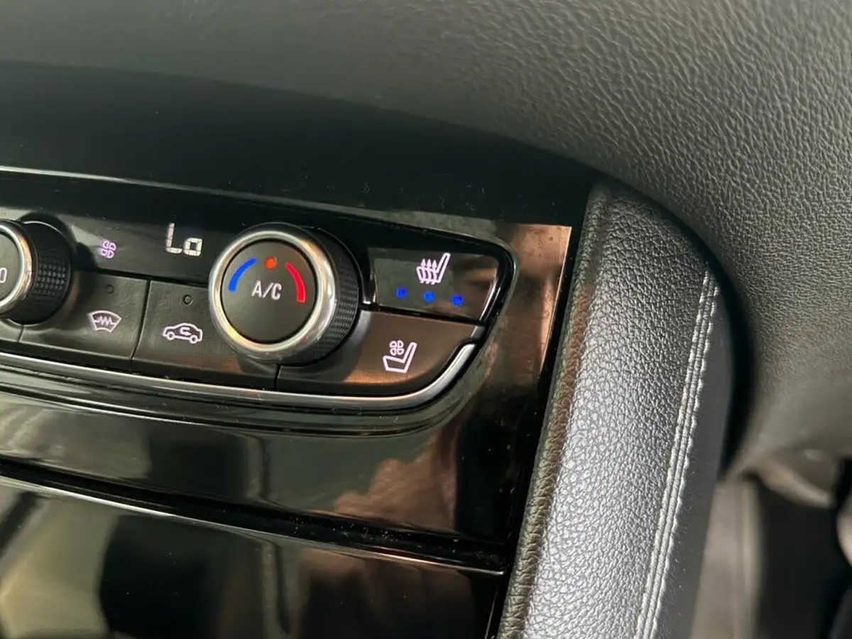 2019-vauxhall-grandland-x-12-elite-nav-big-44