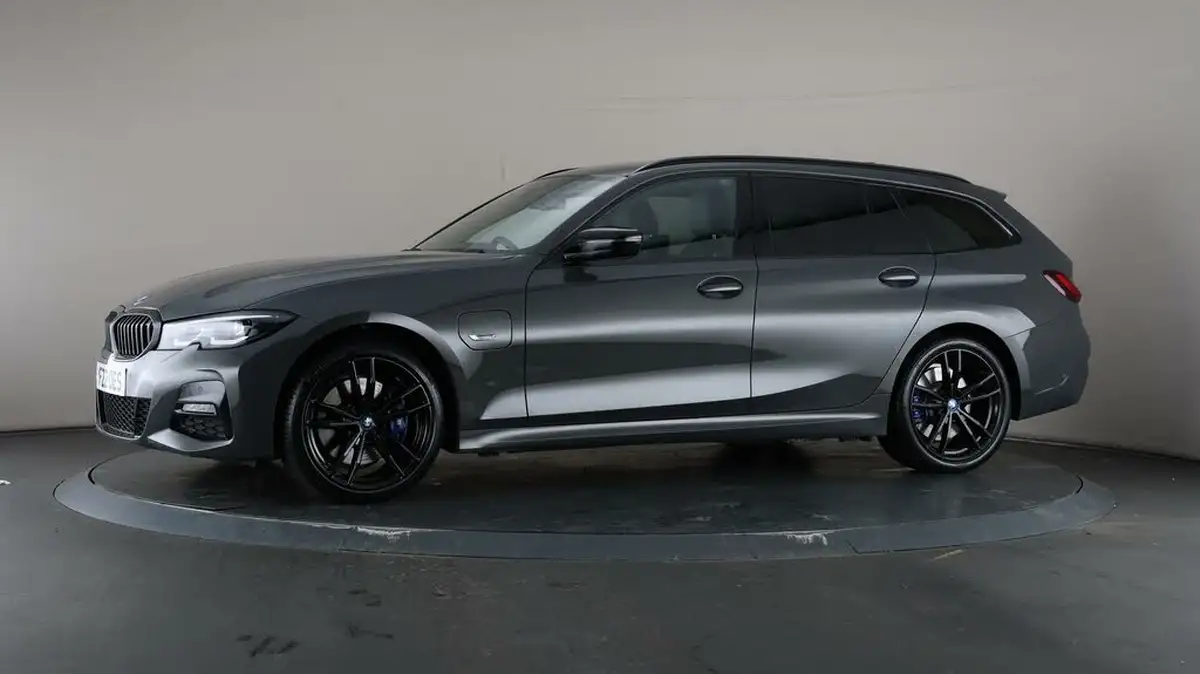 2022-bmw-3-series-20-330e-m-sport-pro-edition-touring-5d-big-32