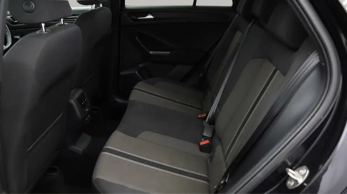 2021-volkswagen-t-roc-15-tsi-black-edition-big-15