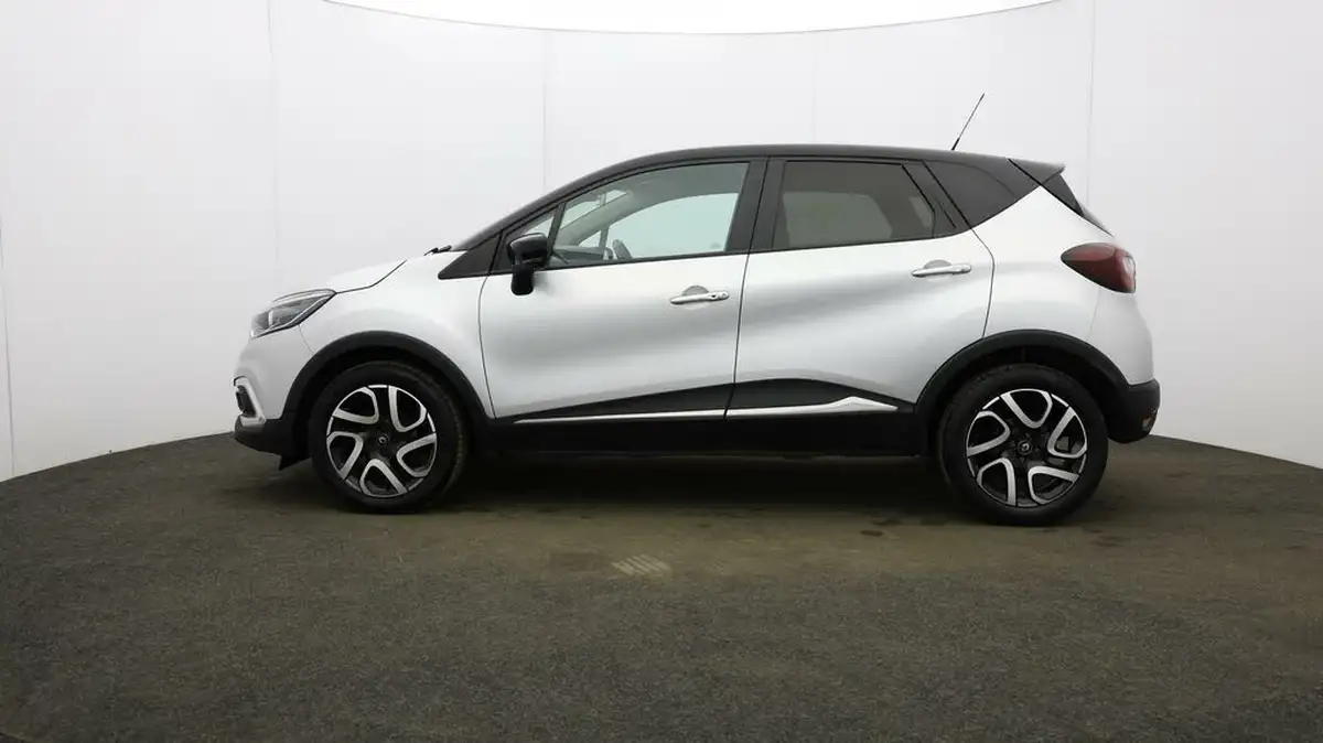 2020-renault-captur-09-tce-iconic-big-3